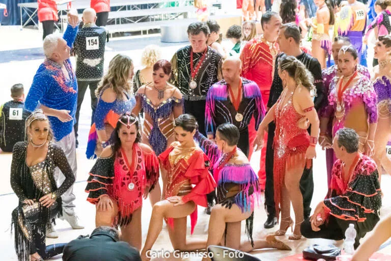 Scopri il mondo delle danze caraibiche e della Latin Dance League 1 Gruppi - Danze Caraibiche