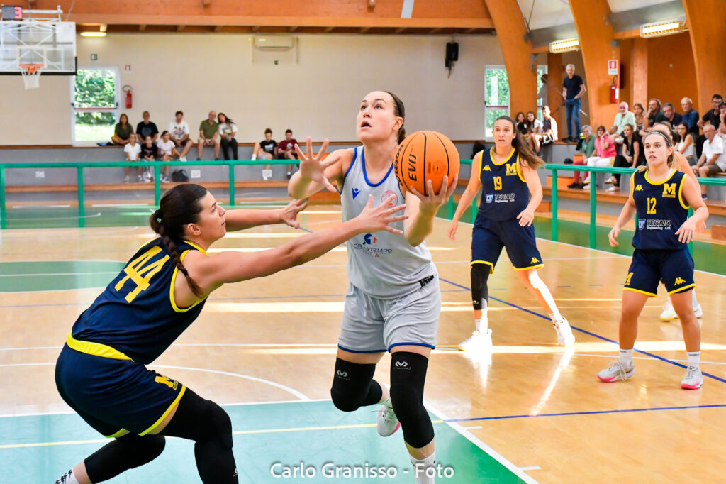 Ilenia Cordola, ex capitana di Moncalieri, protagonista della prima metà del derby tra Pallacanestro Torino e Moncalieri