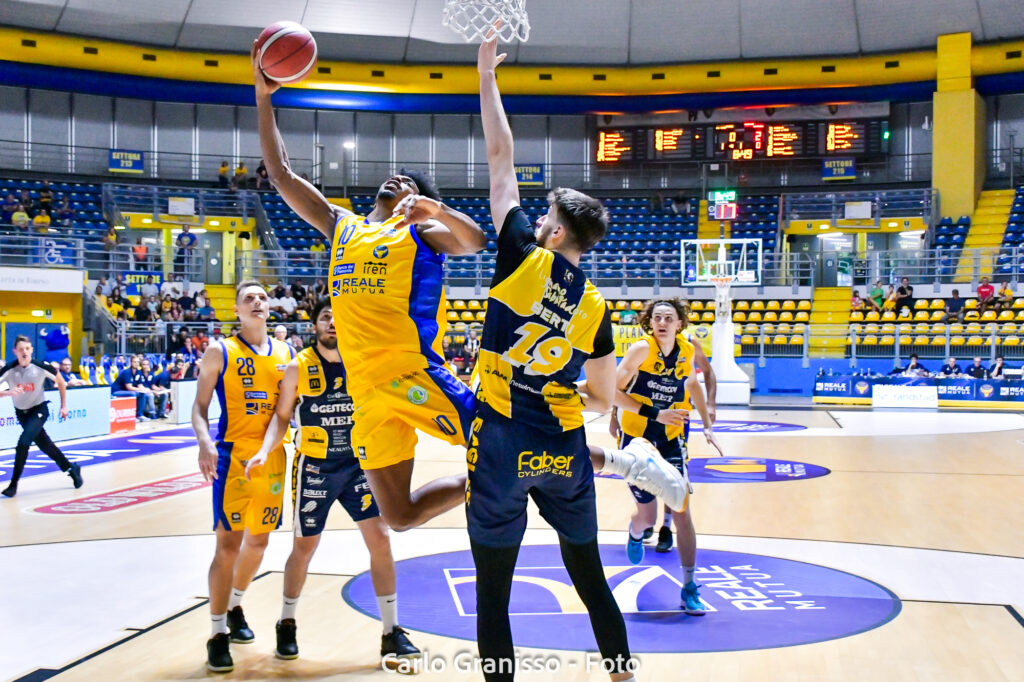 Reale Mutua Basket Torino affronta Unicusano Avellino Basket nella seconda partita casalinga del 2026 al Pala Gianni Asti di Torino